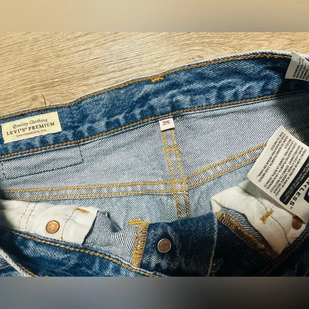 Levi’s Premium 501 Distressed Denim Skirt - size 25 - Picture 3 of 3
